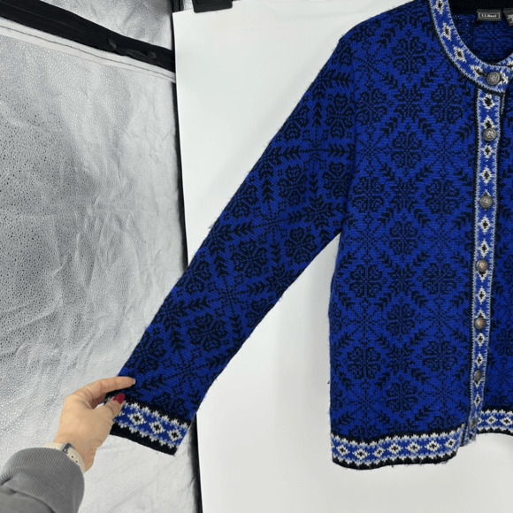 Vintage LL Bean Womens M Cardigan Sweater Wool Blue White Nordic Scandinavian - Picture 8 of 10